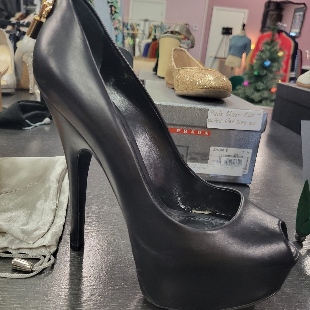 Louis Vuitton pumps